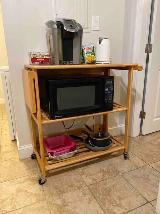 Apartamento Brighton Sleeps 3 - Steps To Bus Line *