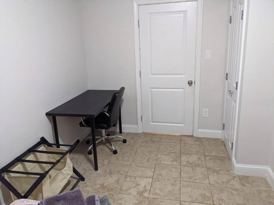 Brighton Sleeps 3 - Steps To Bus Line Apartamento *