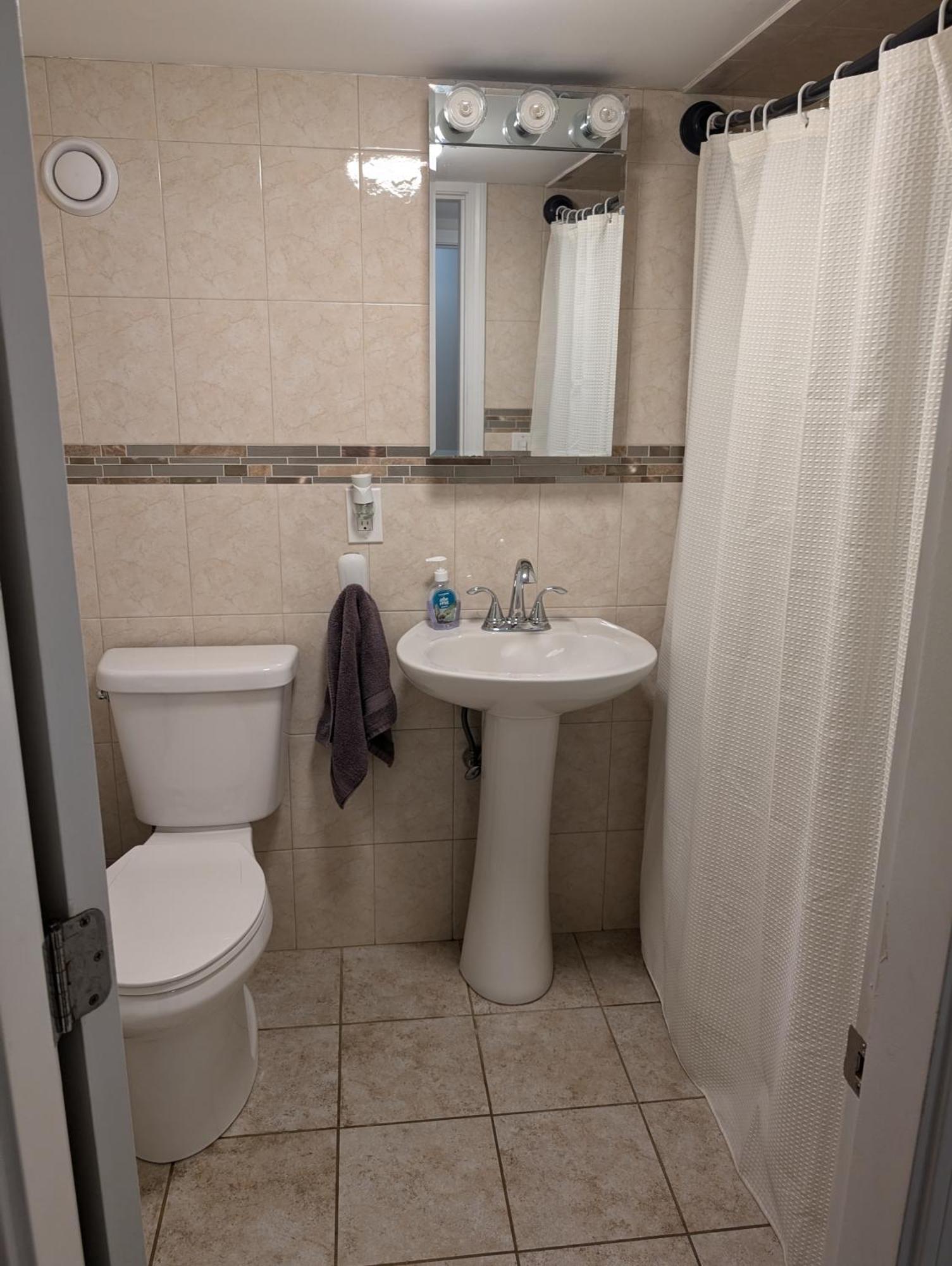 Apartamento Brighton Sleeps 3 - Steps To Bus Line
